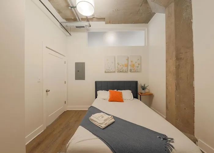Spacious 2br South Loop With Skyline View, Optional Parking And Gym Access Close To Mccormick Place, Grant Park, Museum Campus & Cta Lines * Chicago