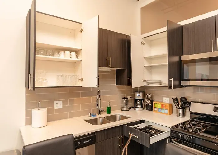 Spacious 2br South Loop With Skyline View, Optional Parking And Gym Access Close To Mccormick Place, Grant Park, Museum Campus & Cta Lines Apartamento *